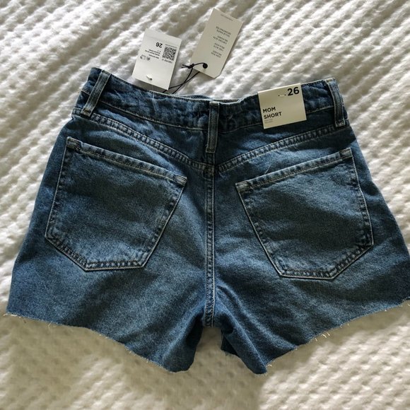 Forever 21 High Rise Mom Short - Size 26 - Picture 2 of 3